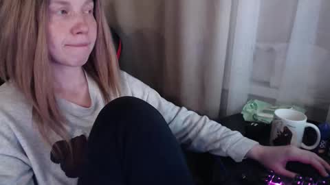 Snapshot of molly_royse chatting on September 20, 5:44 pm I have new photos come and see with love Molly online show from September 20, 5:44 pm