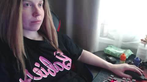 Snapshot of molly_royse chatting on October 3, 10:42 am I have new photos come and see with love Molly online show from October 3, 10:42 am