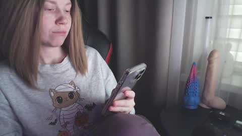 Snapshot of molly_royse chatting on February 28, 6:54 am I have new photos come and see with love Molly online show from February 28, 6:54 am