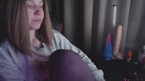 Snapshot of molly_royse chatting on January 30, 5:49 pm I have new photos come and see with love Molly online show from January 30, 5:49 pm
