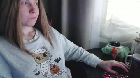 Snapshot of molly_royse chatting on October 10, 11:37 am I have new photos come and see with love Molly online show from October 10, 11:37 am
