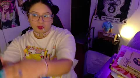 Molly online show from March 28, 7:08 am