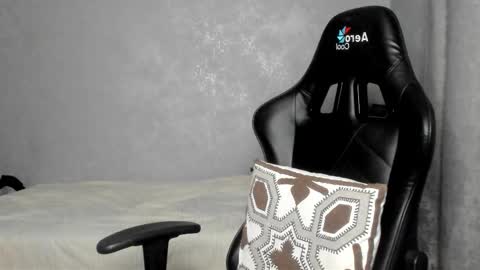 Molly online show from November 25, 9:15 pm