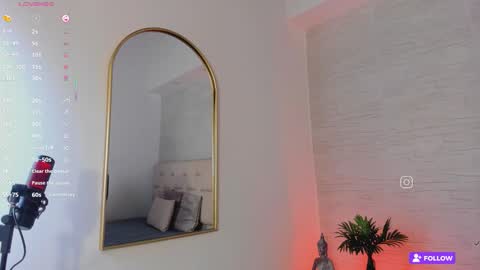 mollycb online show from November 18, 4:46 am