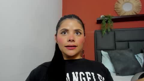 mollylove_ online show from December 19, 7:28 pm