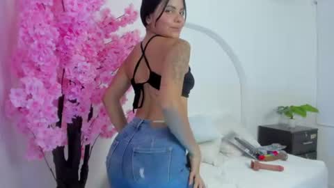 mollylove_ online show from July 30, 9:04 pm