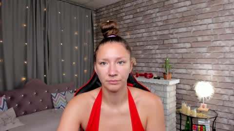 hi im Molly heregreat boobs big heart  warm pussy  online show from June 7, 12:39 am