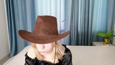 mollysally online show from May 7, 4:17 am