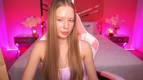 mollyymayy online show from December 16, 4:02 pm