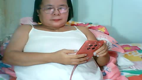mombastic55 online show from June 24, 7:18 am