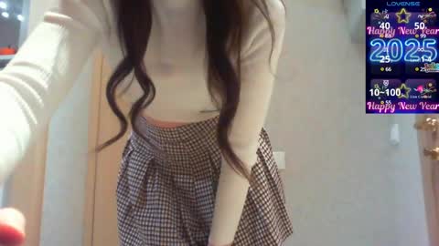 Snapshot of momentbeforedown chatting on January 5, 8:42 pm Hailey online show from January 5, 8:42 pm