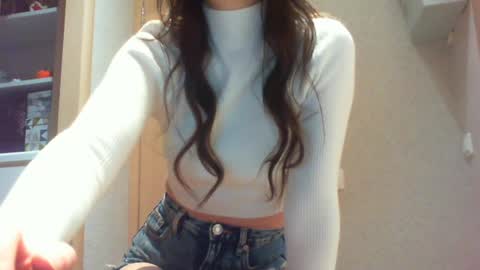 Snapshot of momentbeforedown chatting on December 22, 5:45 am Hailey online show from December 22, 5:45 am