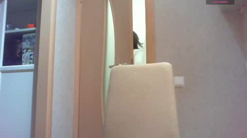 Snapshot of momentbeforedown chatting on January 12, 9:51 am Hailey online show from January 12, 9:51 am