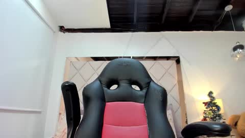 Momo  online show from November 28, 11:41 pm