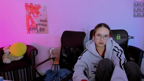 Mona  online show from January 11, 10:37 pm