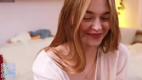 Mona online show from October 5, 7:41 pm