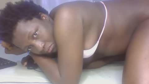 Snapshot of monalisaah chatting on September 28, 8:25 pm monalisaah online show from September 28, 8:25 pm