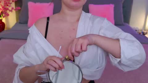 moneyforpeaches online show from April 21, 4:08 am