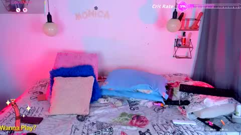 aleja      independent model       online show from January 5, 9:07 pm