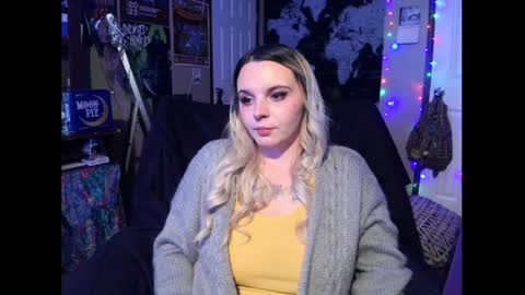 Monica online show from December 2, 5:02 pm