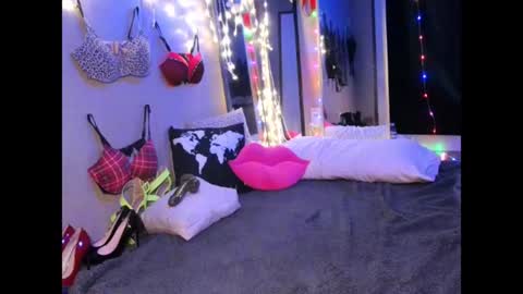 Monica online show from June 25, 1:24 pm
