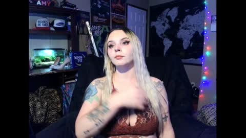 Monica online show from December 10, 3:55 pm