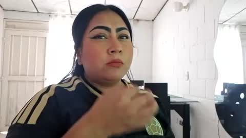monikk__harrison online show from July 7, 9:50 pm