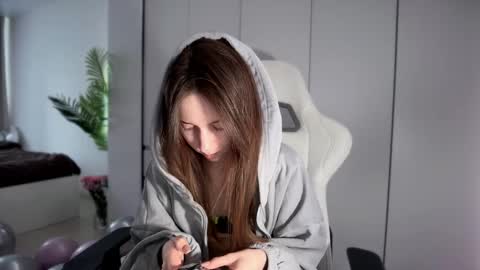 Mary online show from March 14, 8:15 am