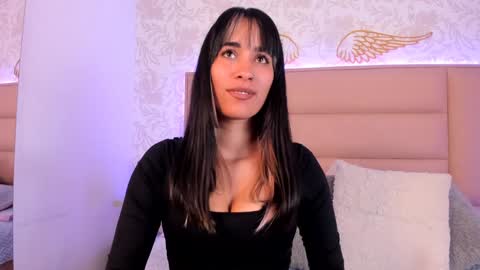 Snapshot of monserrat_towers chatting on February 4, 12:33 pm Adriana online show from February 4, 12:33 pm