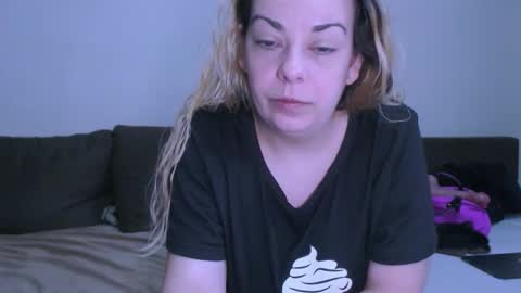 Monse online show from November 6, 10:32 am