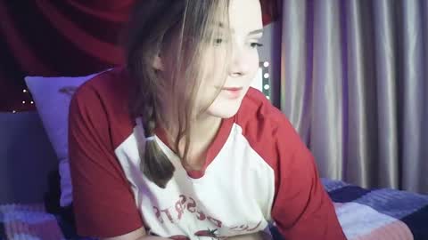 moodiemira online show from November 20, 7:04 pm