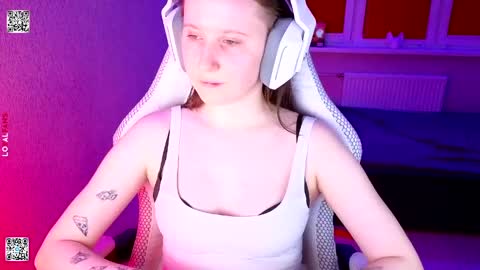 Lola online show from March 30, 4:50 pm