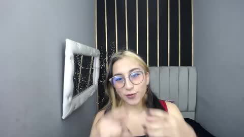 MOON SHUT online show from March 9, 12:19 pm