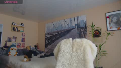Keira online show from July 28, 1:32 pm