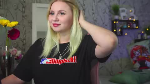 Emilia online show from March 10, 10:19 am