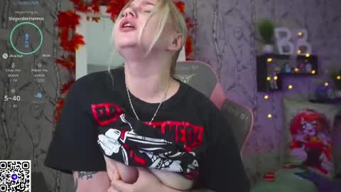 Emilia online show from October 21, 7:56 am