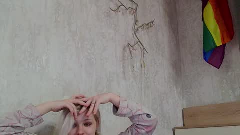 Mia   online show from February 28, 6:52 pm