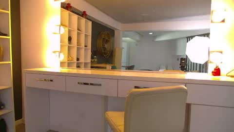 moonligt_iris online show from June 5, 6:52 am