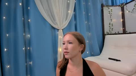 Eva 3 online show from May 1, 12:30 pm