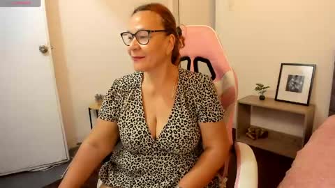 ms_samanta online show from May 4, 11:03 am