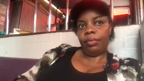 msenya online show from November 18, 1:23 pm