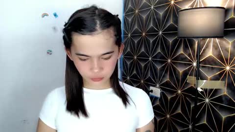Snapshot of mstefany chatting on December 6, 7:33 pm tefany online show from December 6, 7:33 pm