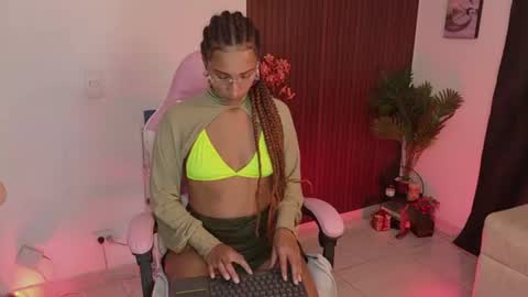 HEY GUYS IF YOU LIKE SEXY SHOW YOU ARE IN THE CORRECT PLACE CU WENESDAY PVT OPEN   TRANSMISSION TIME 5 PM - 10 PM COLOMBIA online show from June 25, 1:38 am