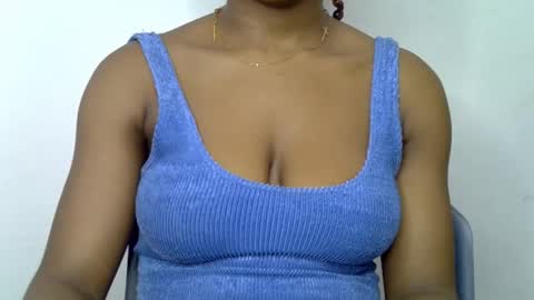 muscle_queen0 online show from March 15, 10:34 pm