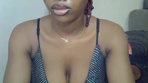 muscle_queen0 online show from March 5, 8:26 pm