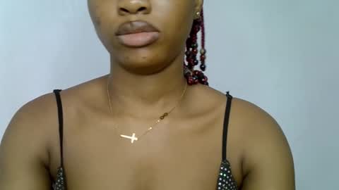 muscle_queen0 online show from March 14, 10:33 pm