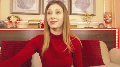 Luna  online show from February 23, 7:13 pm