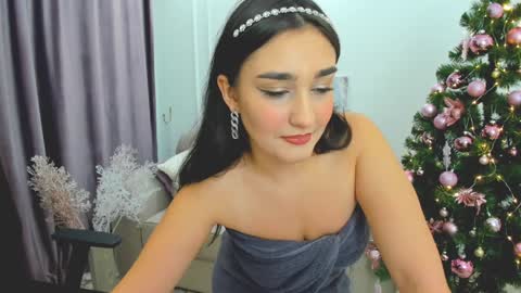 Snapshot of museofheart chatting on December 6, 8:39 pm museofheart online show from December 6, 8:39 pm