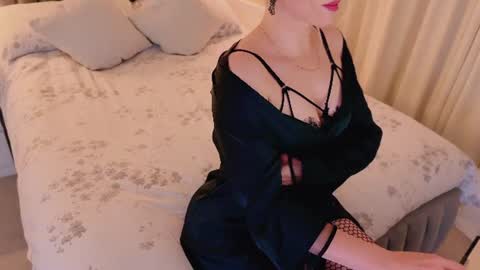 Mya-be Yours P online show from June 13, 10:40 pm
