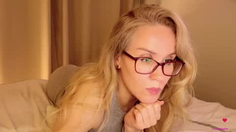 Mya-be Yours P online show from November 4, 12:26 am